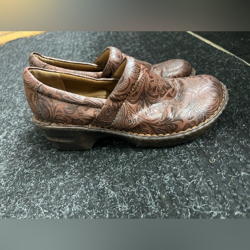 BOC Brown Embossed woman’s Leather Clogs size 8